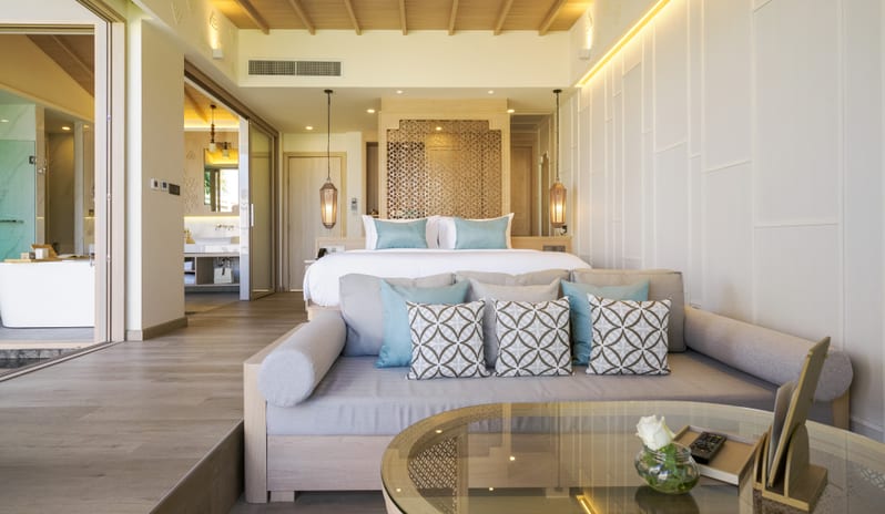 Seafront Double Pool Villa Bed